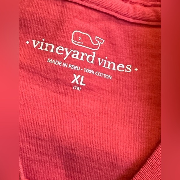 Bundle of 4 women's shirts of different sizes and colors! - Picture 3 of 12